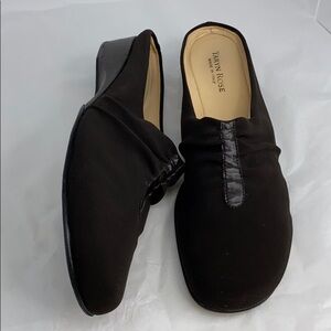 Taryn Rose Sz 12 KAVEN Dark Brown Low Mules